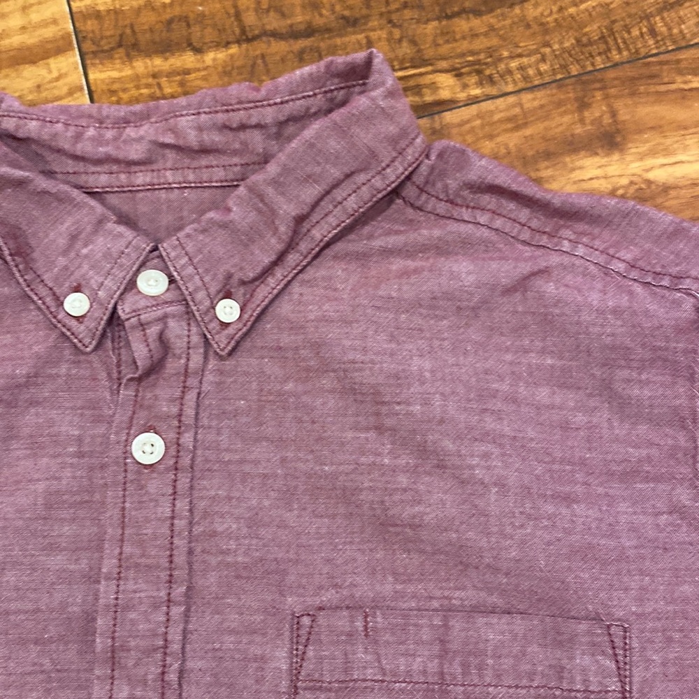 Men’s Patagonia button up shirt